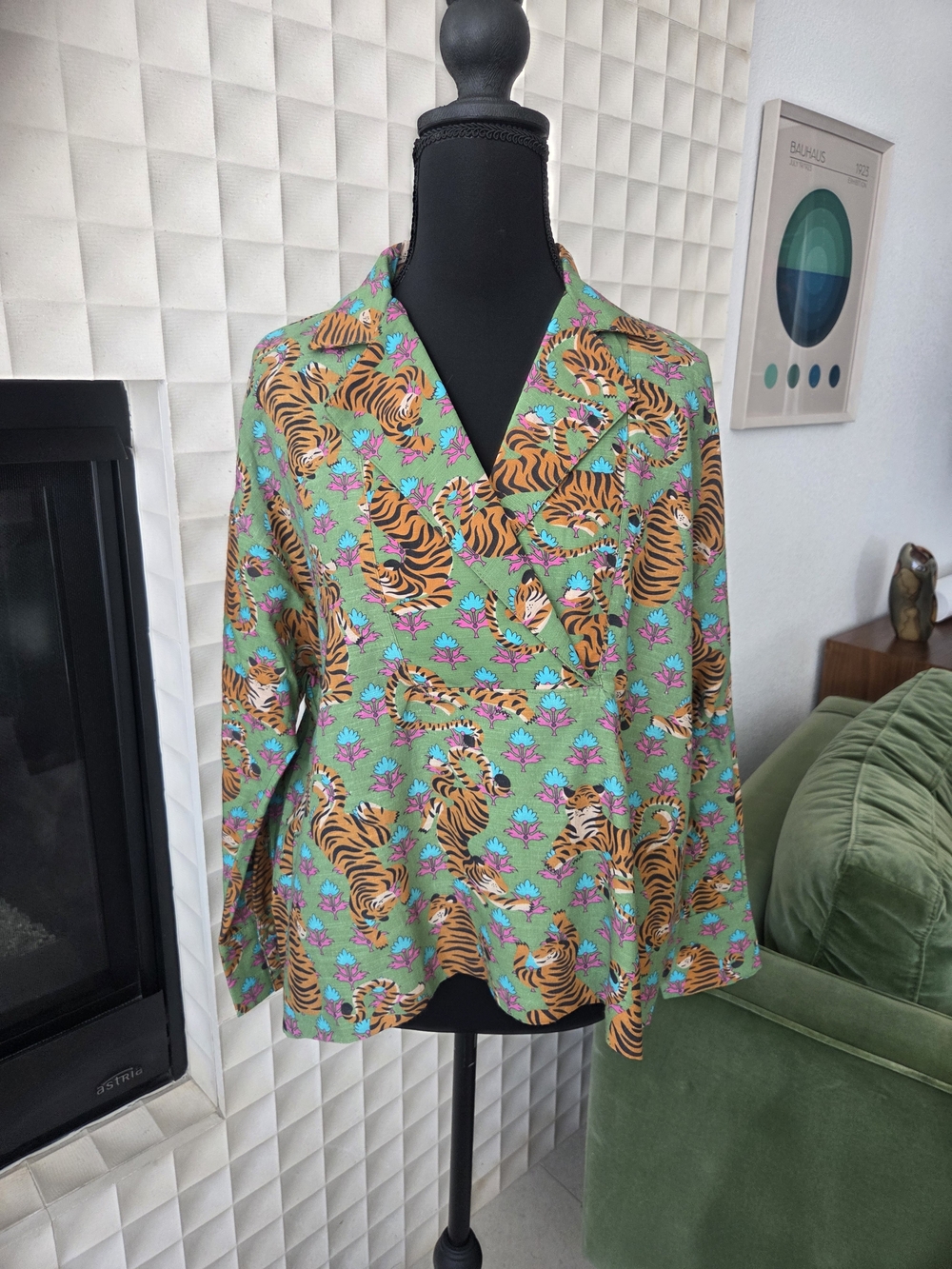 ivy jane Tiger + Floral Print Blouse - Size XS - Small - Picture 2 of 9